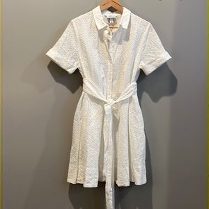 Buttoned white eyelet short dress with white belt